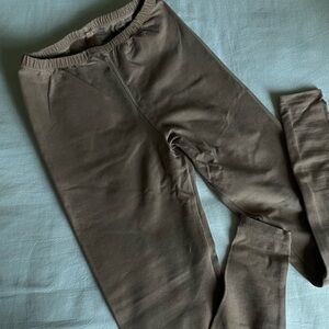 Skims outdoor leggings